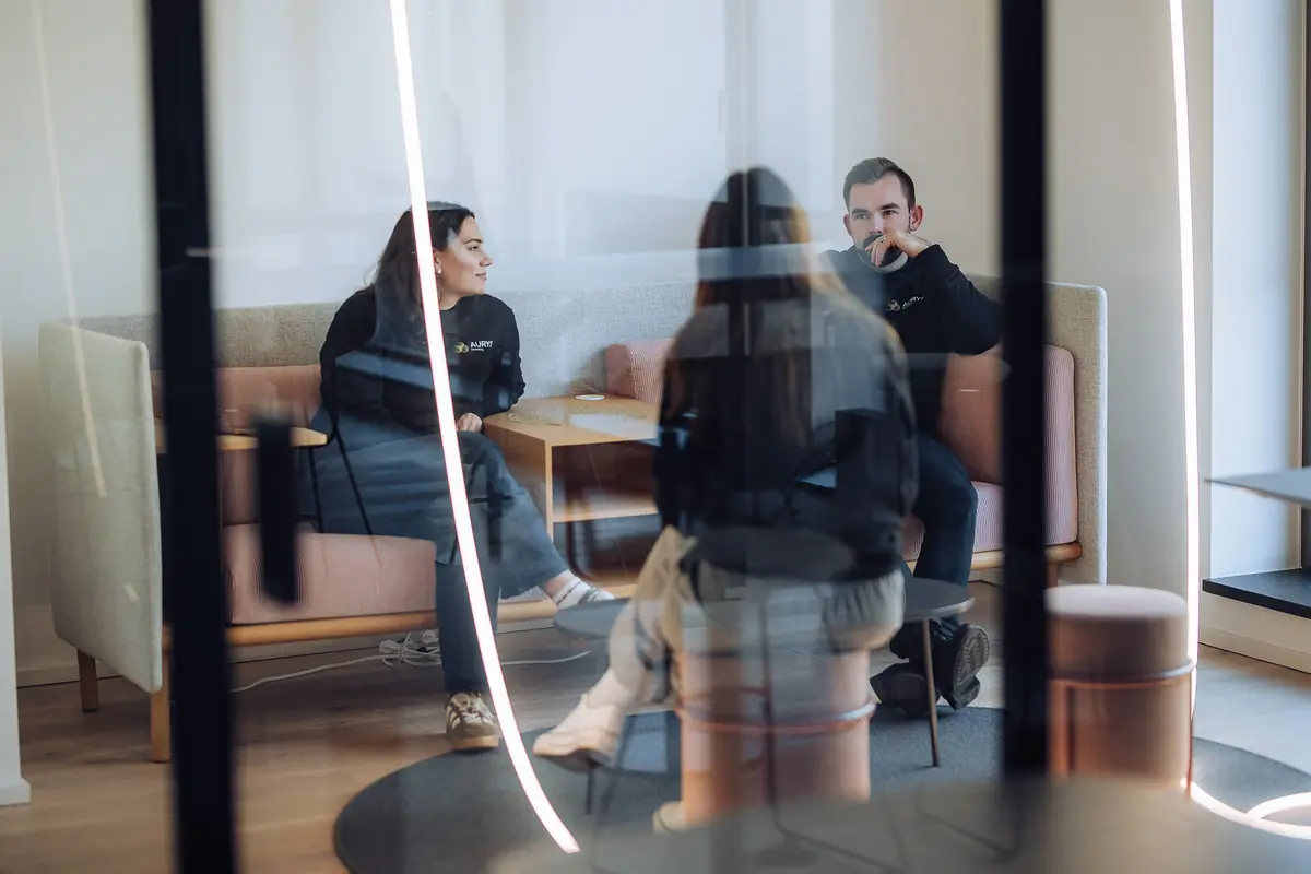 Lounge im AURYS-Büro in Grünwald