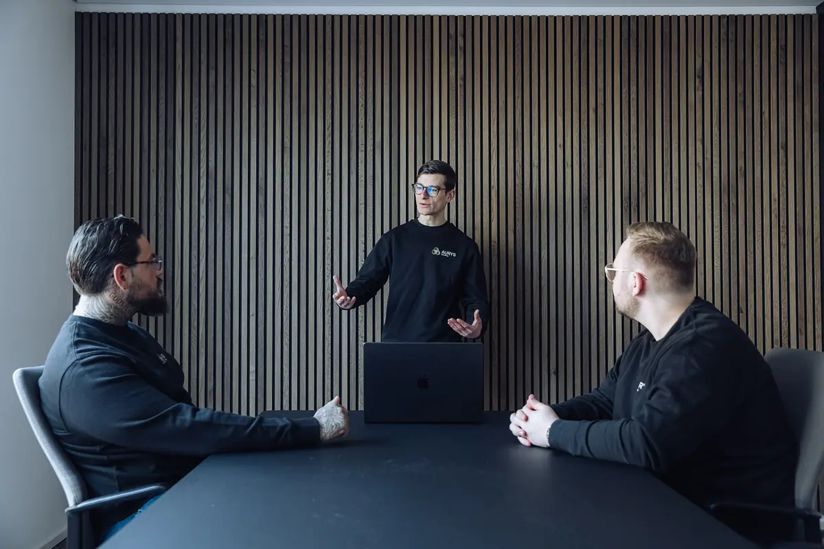 Einweisung im Besprechungsraum